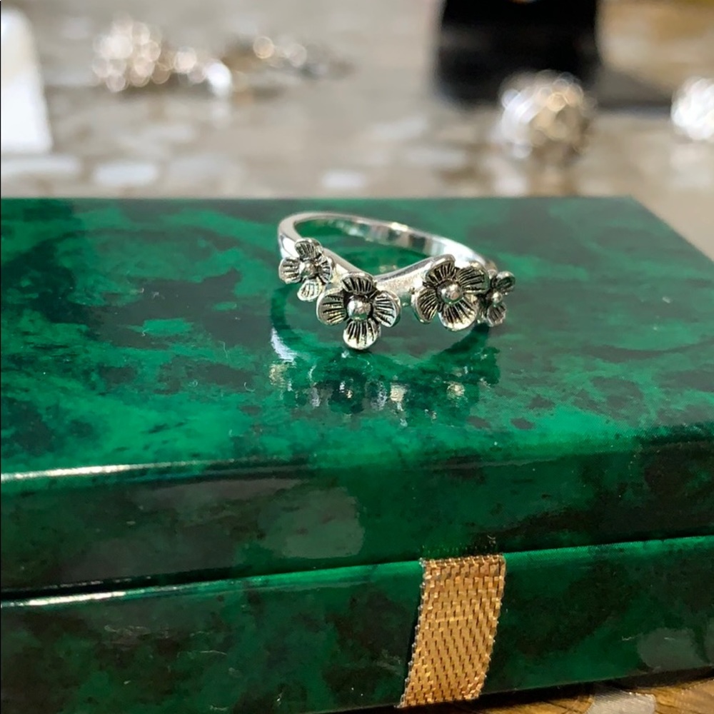 Silver ring - Picture 4 of 4